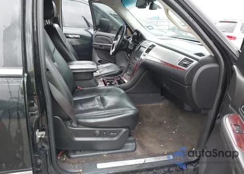 2008 Cadillac Escalade Standard z USA, uszkodzony, nr VIN 1GYFK63858R278743